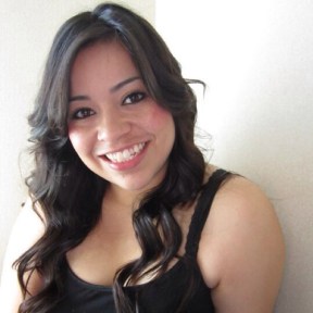 sigourney-nunez-latina-nail-art-blogger