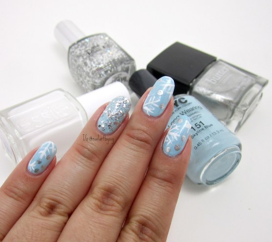 snowflake-nails