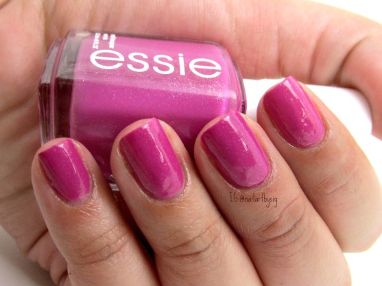 essie-the-girls-are-out